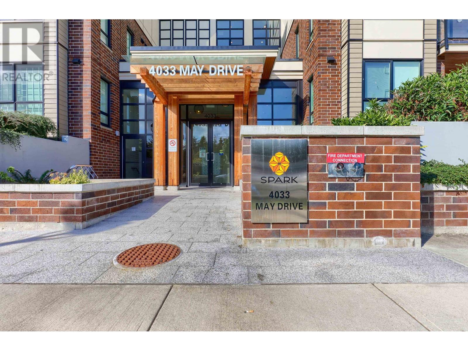 Listing Picture 2 of 35 : 114 4033 MAY DRIVE, Richmond / 烈治文 - 魯藝地產 Yvonne Lu Group - MLS Medallion Club Member
