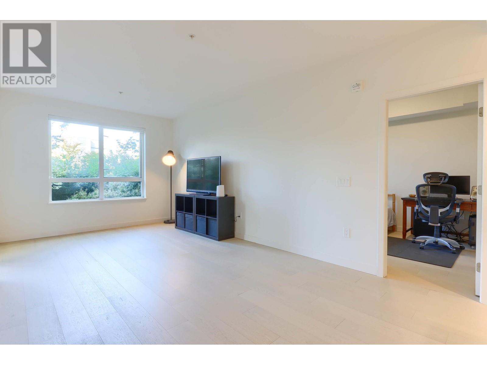 Listing Picture 21 of 35 : 114 4033 MAY DRIVE, Richmond / 烈治文 - 魯藝地產 Yvonne Lu Group - MLS Medallion Club Member