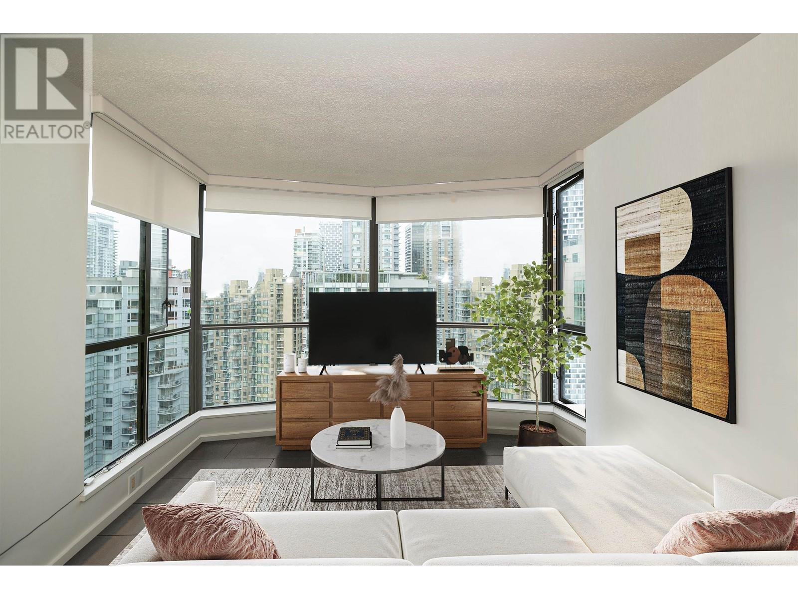 Listing Picture 2 of 12 : 1907 1189 HOWE STREET, Vancouver / 溫哥華 - 魯藝地產 Yvonne Lu Group - MLS Medallion Club Member