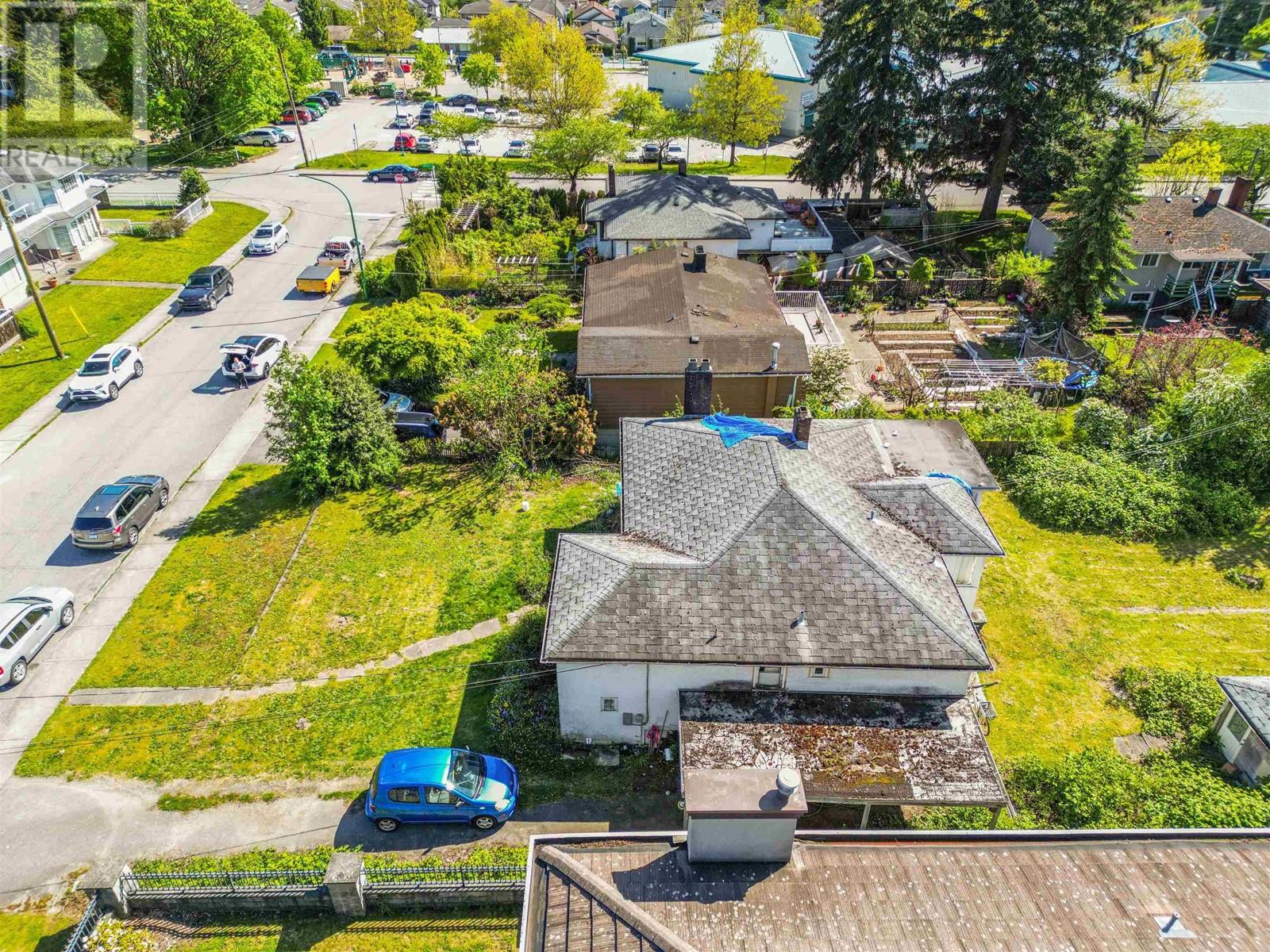 Listing Picture 2 of 9 : 7337 DOW AVENUE, Burnaby / 本拿比 - 魯藝地產 Yvonne Lu Group - MLS Medallion Club Member