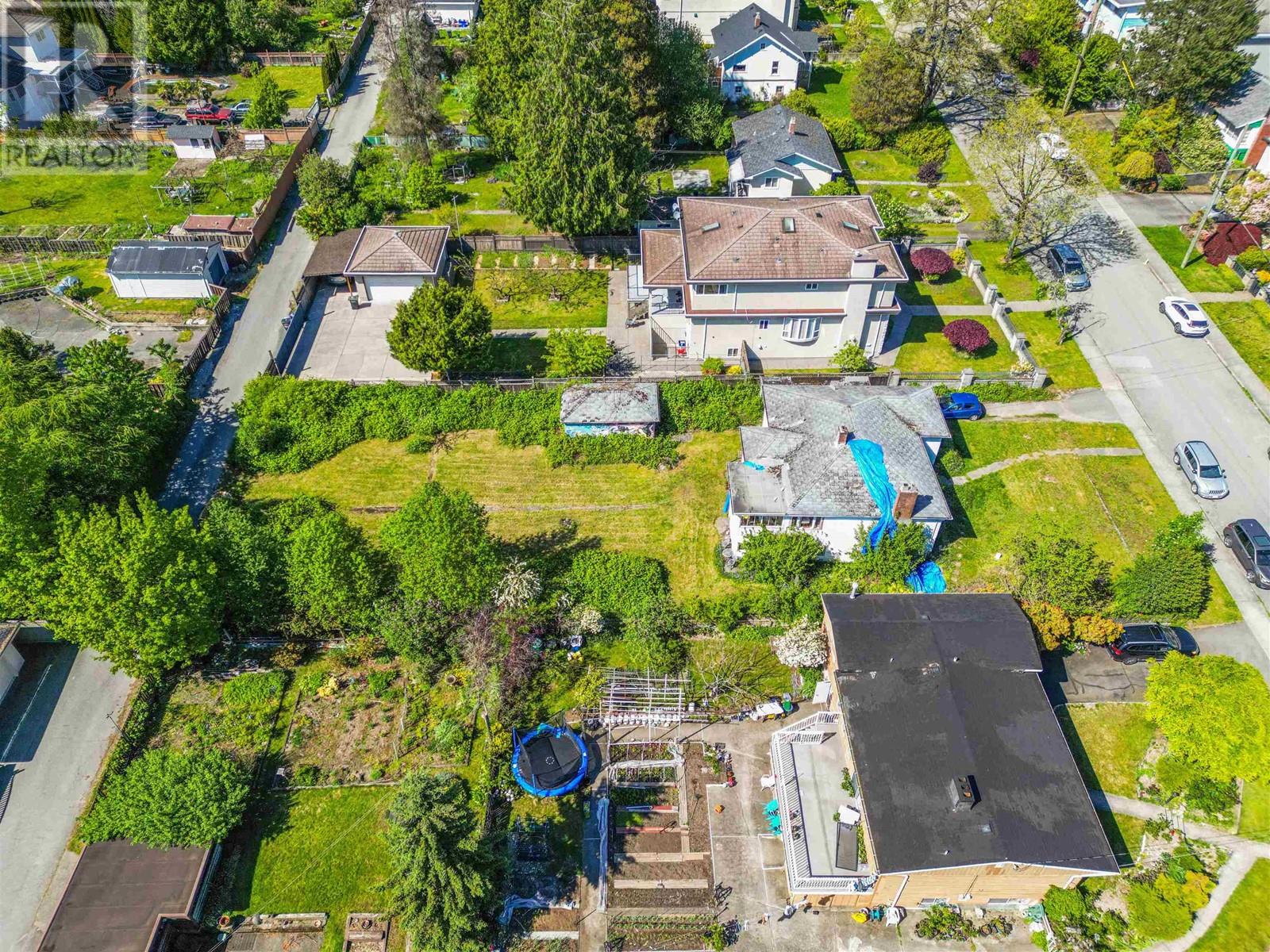Listing Picture 3 of 9 : 7337 DOW AVENUE, Burnaby / 本拿比 - 魯藝地產 Yvonne Lu Group - MLS Medallion Club Member