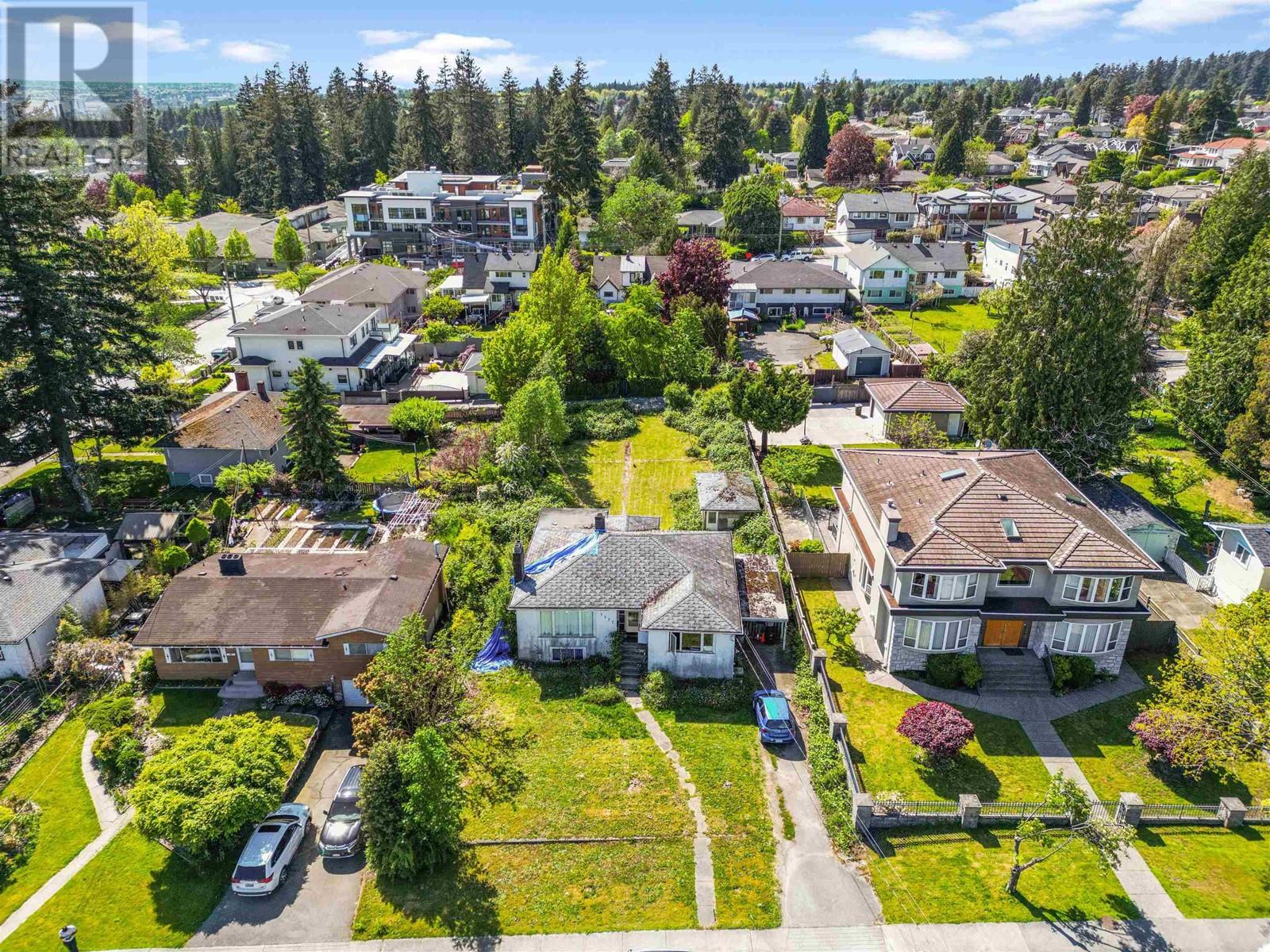 Listing Picture 6 of 9 : 7337 DOW AVENUE, Burnaby / 本拿比 - 魯藝地產 Yvonne Lu Group - MLS Medallion Club Member