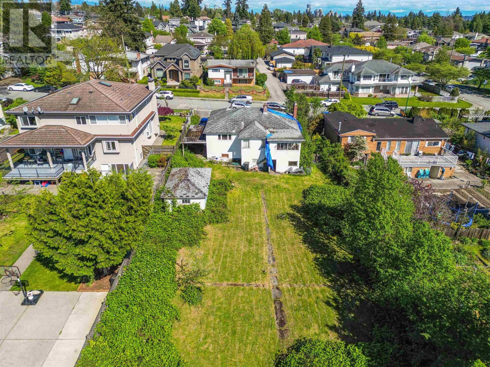 Listing Picture 8 of 9 : 7337 DOW AVENUE, Burnaby / 本拿比 - 魯藝地產 Yvonne Lu Group - MLS Medallion Club Member