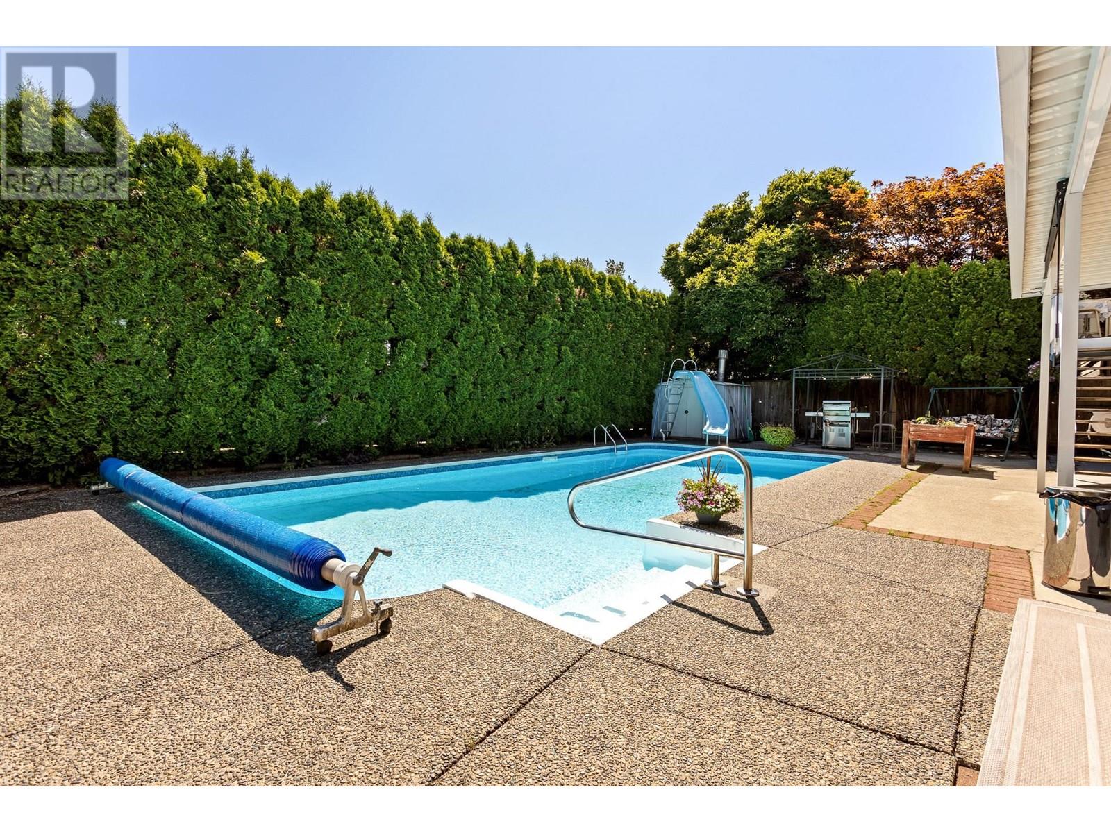 Property at 2160 DORSET AVENUE image 3