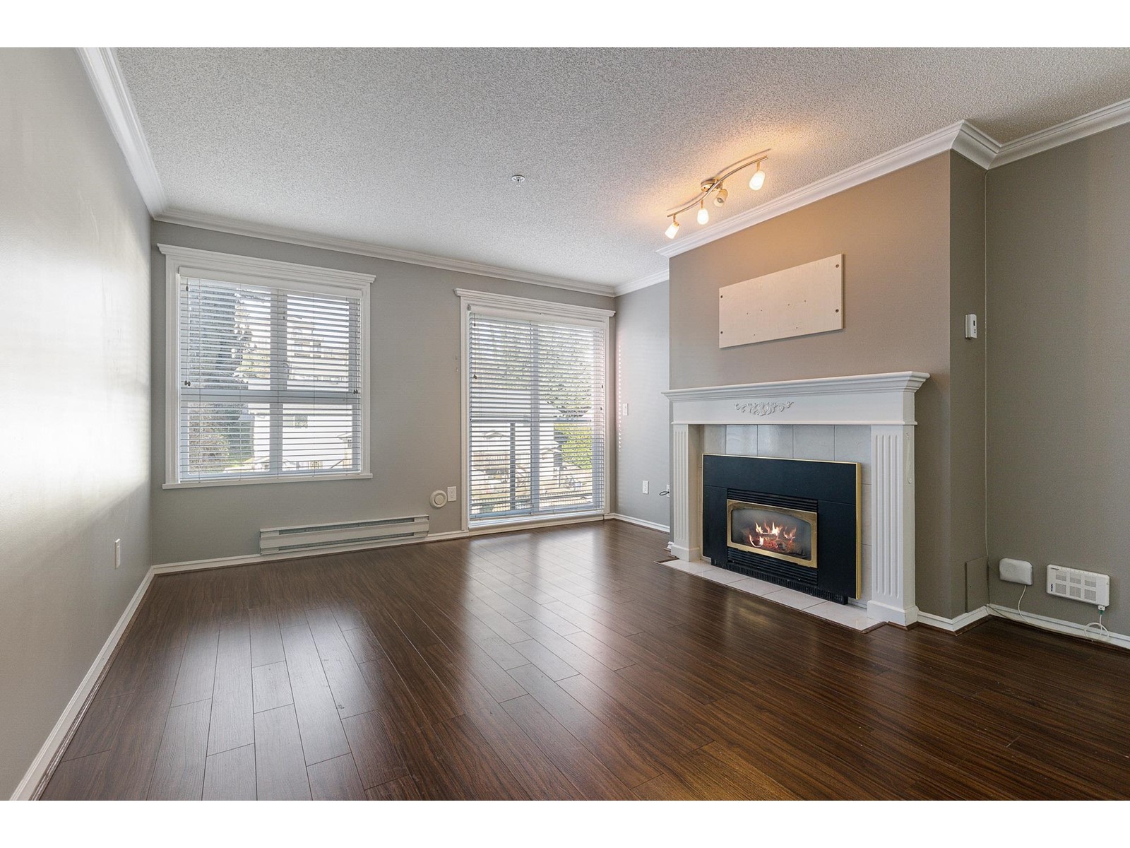 417 33165 2nd Avenue, Mission, British Columbia  V2V 6T8 - Photo 2 - R2961916