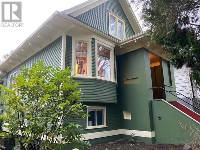 Listing Picture 2 of 28 : 1830 E 1ST AVENUE, Vancouver / 溫哥華 - 魯藝地產 Yvonne Lu Group - MLS Medallion Club Member