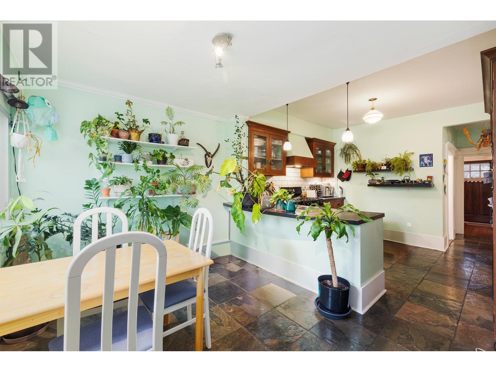 Listing Picture 8 of 28 : 1830 E 1ST AVENUE, Vancouver / 溫哥華 - 魯藝地產 Yvonne Lu Group - MLS Medallion Club Member