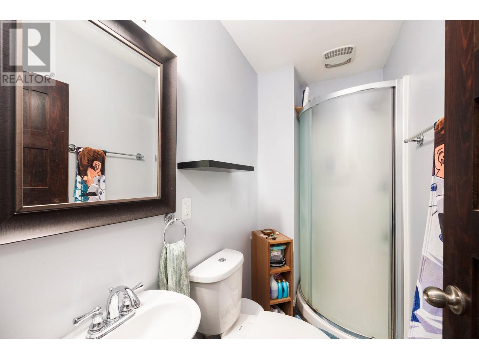 Listing Picture 12 of 28 : 1830 E 1ST AVENUE, Vancouver / 溫哥華 - 魯藝地產 Yvonne Lu Group - MLS Medallion Club Member