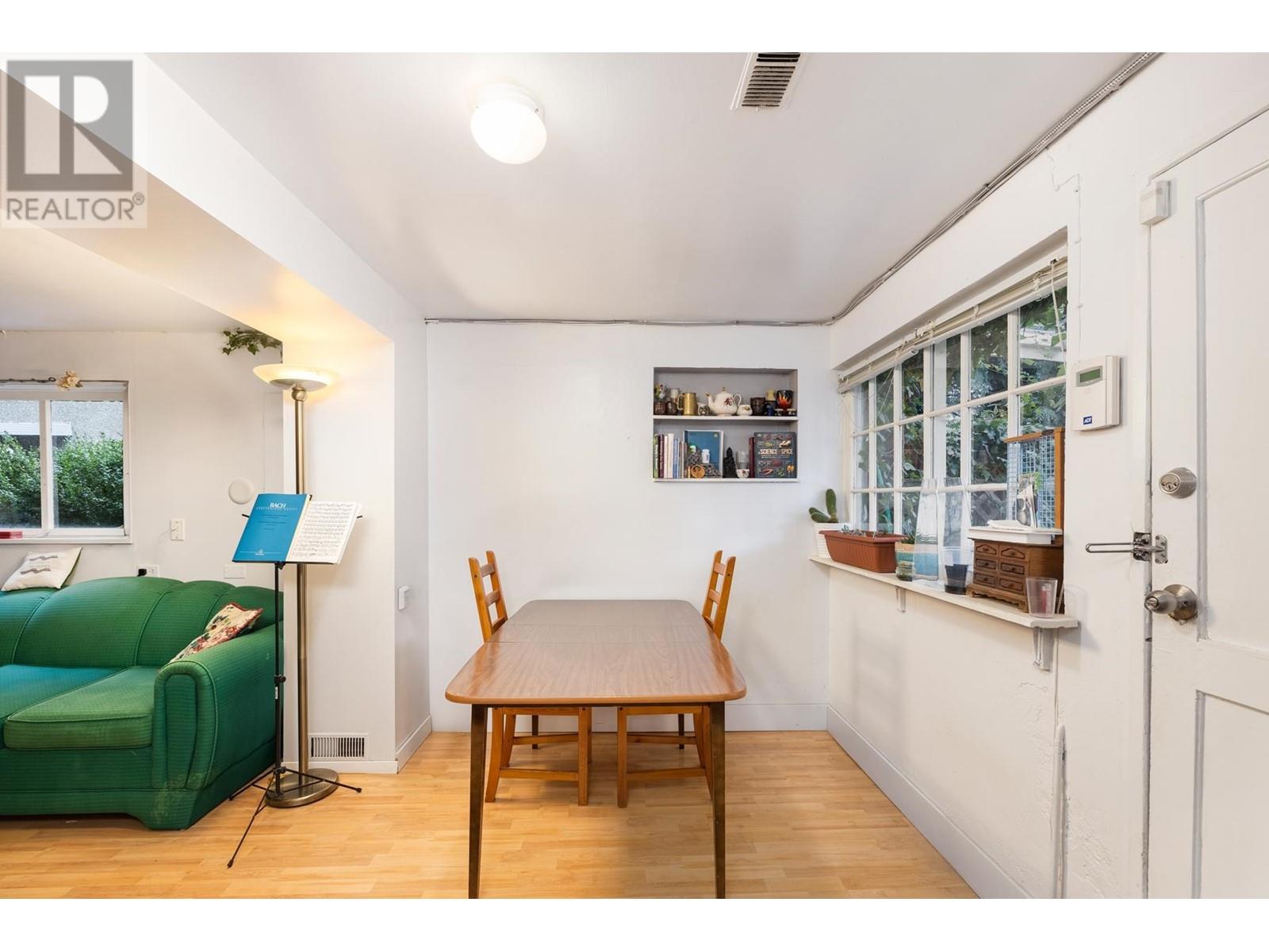 Listing Picture 20 of 28 : 1830 E 1ST AVENUE, Vancouver / 溫哥華 - 魯藝地產 Yvonne Lu Group - MLS Medallion Club Member