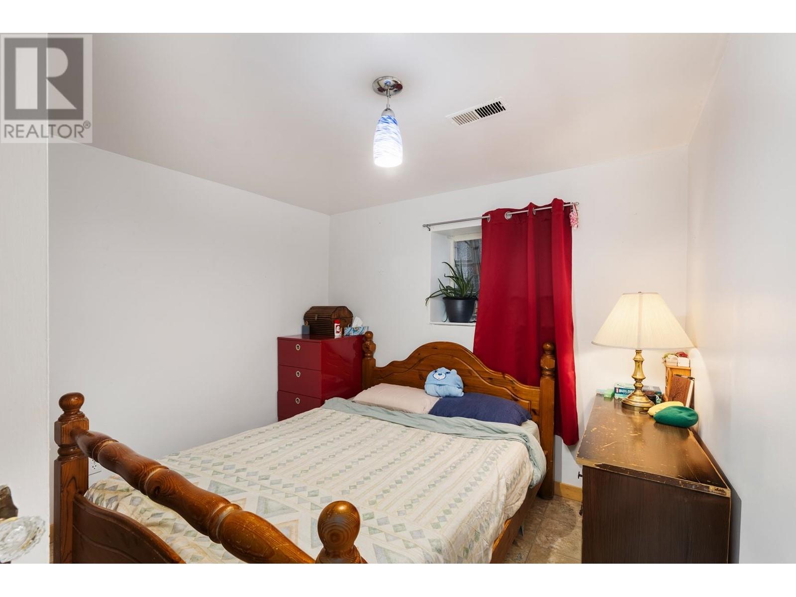 Listing Picture 24 of 28 : 1830 E 1ST AVENUE, Vancouver / 溫哥華 - 魯藝地產 Yvonne Lu Group - MLS Medallion Club Member