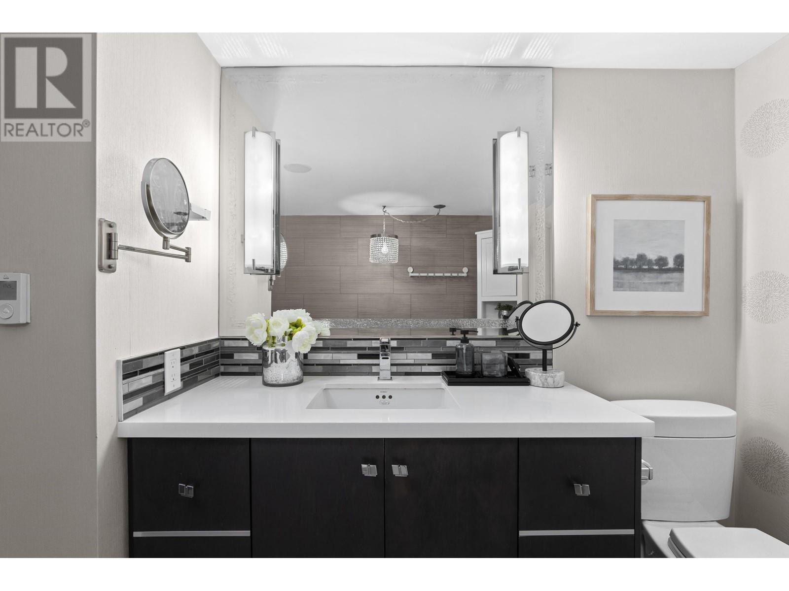 Listing Picture 19 of 31 : 3002 1199 MARINASIDE CRESCENT, Vancouver / 溫哥華 - 魯藝地產 Yvonne Lu Group - MLS Medallion Club Member