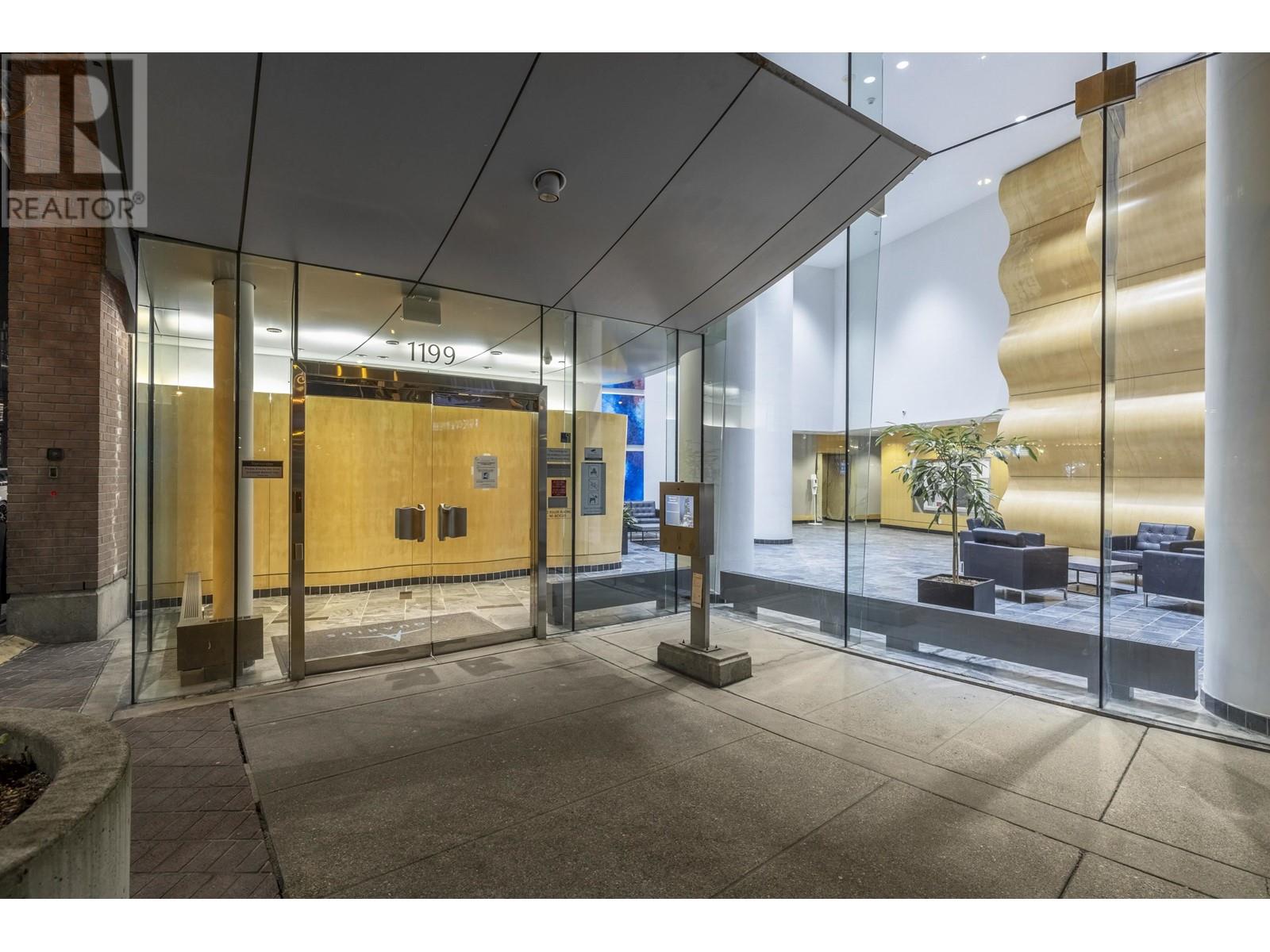 Listing Picture 29 of 31 : 3002 1199 MARINASIDE CRESCENT, Vancouver / 溫哥華 - 魯藝地產 Yvonne Lu Group - MLS Medallion Club Member