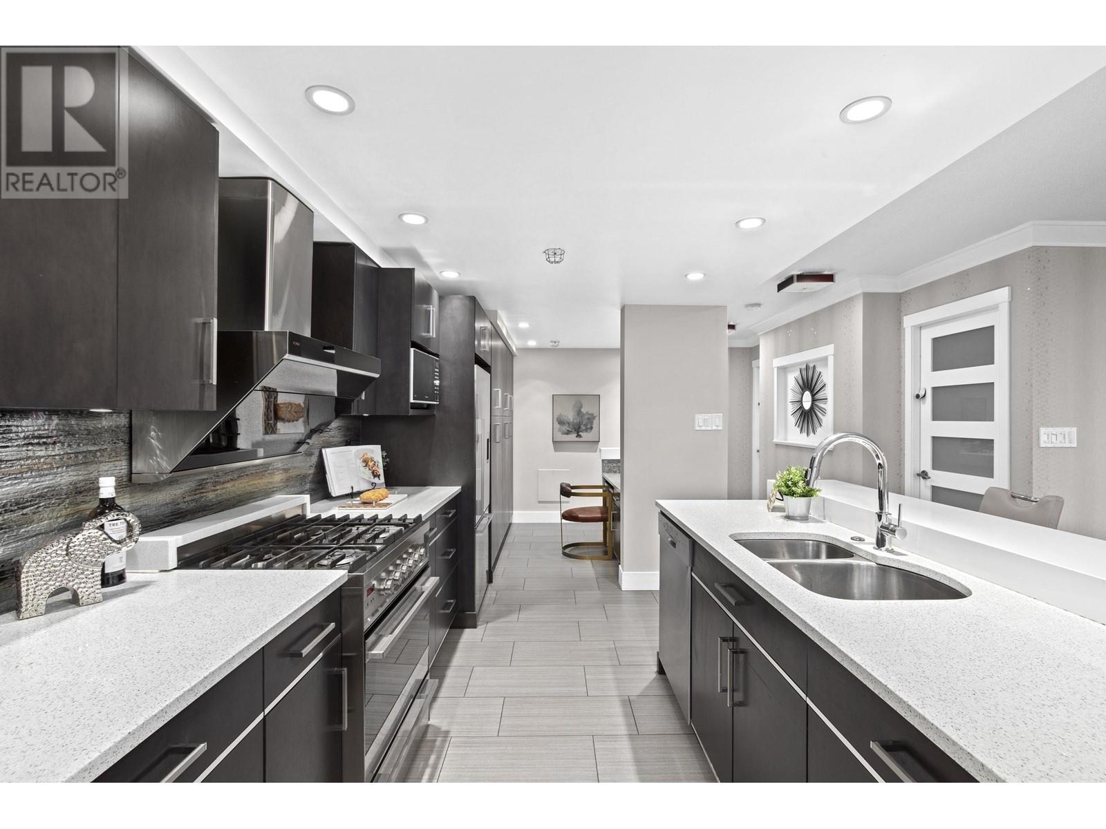 Listing Picture 10 of 31 : 3002 1199 MARINASIDE CRESCENT, Vancouver / 溫哥華 - 魯藝地產 Yvonne Lu Group - MLS Medallion Club Member