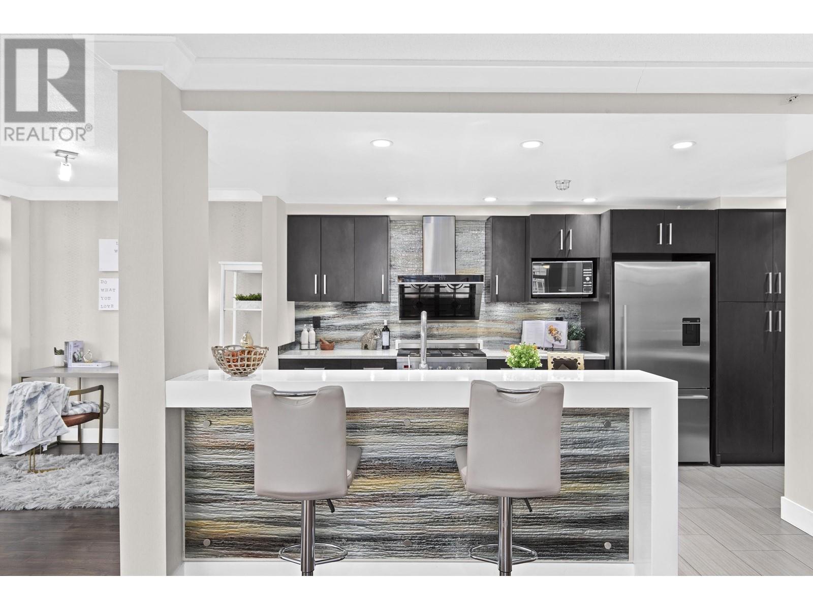 Listing Picture 7 of 31 : 3002 1199 MARINASIDE CRESCENT, Vancouver / 溫哥華 - 魯藝地產 Yvonne Lu Group - MLS Medallion Club Member