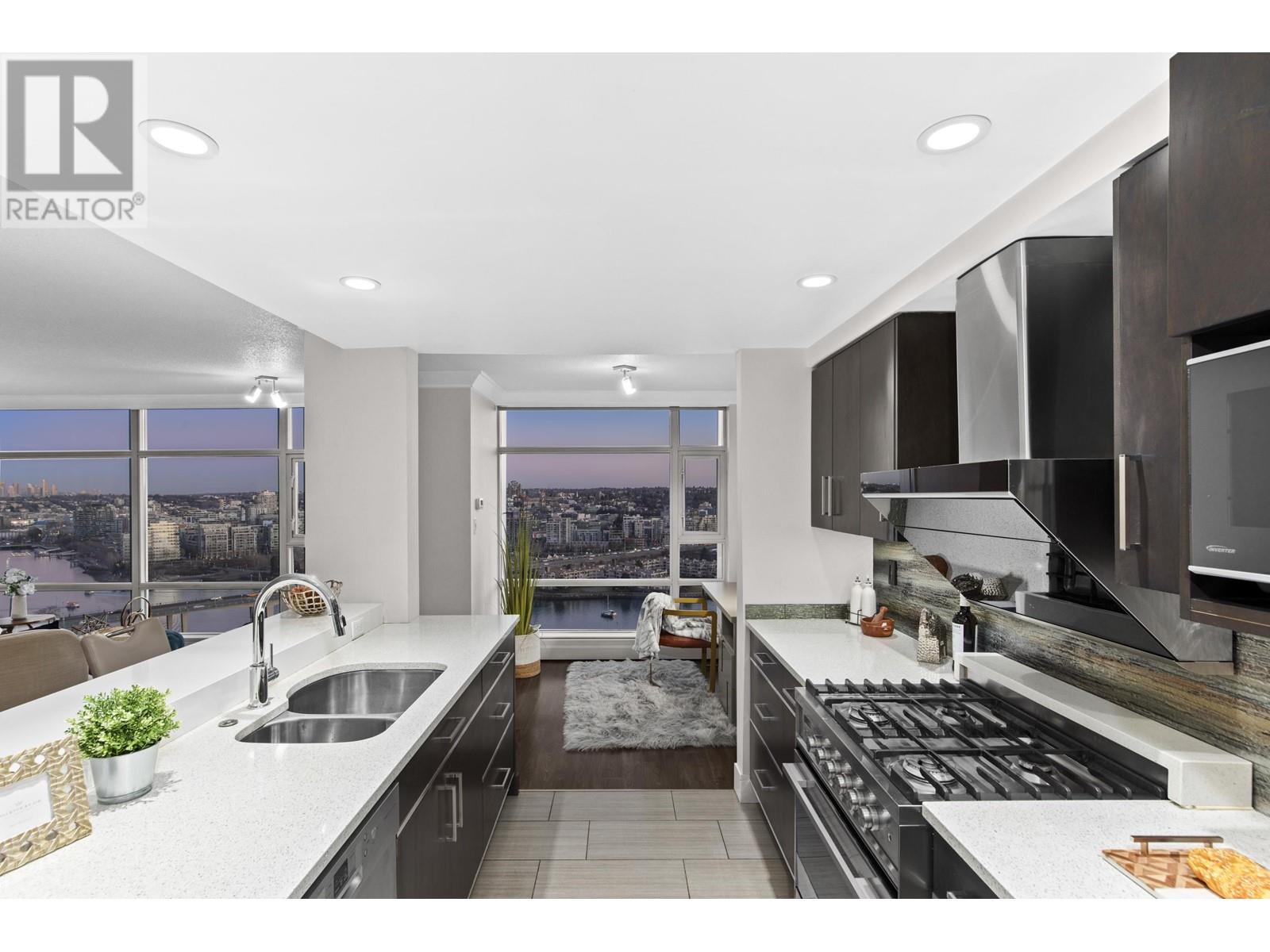 Listing Picture 9 of 31 : 3002 1199 MARINASIDE CRESCENT, Vancouver / 溫哥華 - 魯藝地產 Yvonne Lu Group - MLS Medallion Club Member