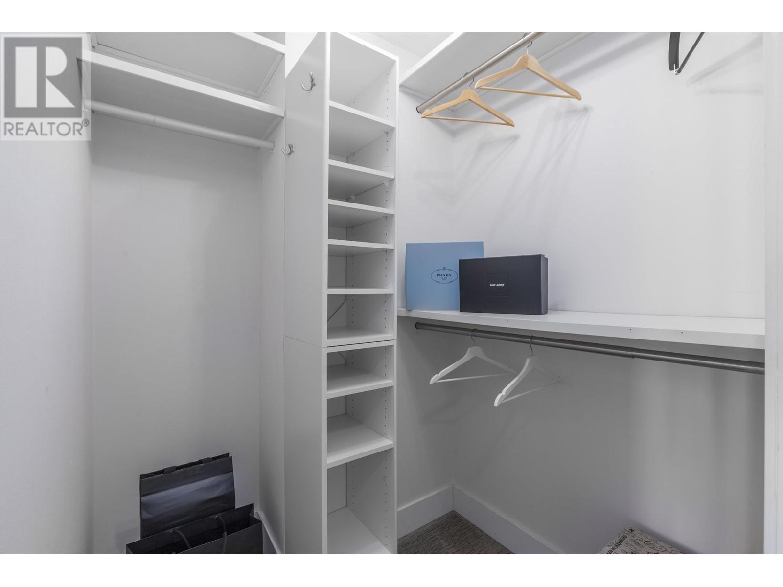 Listing Picture 20 of 31 : 3002 1199 MARINASIDE CRESCENT, Vancouver / 溫哥華 - 魯藝地產 Yvonne Lu Group - MLS Medallion Club Member