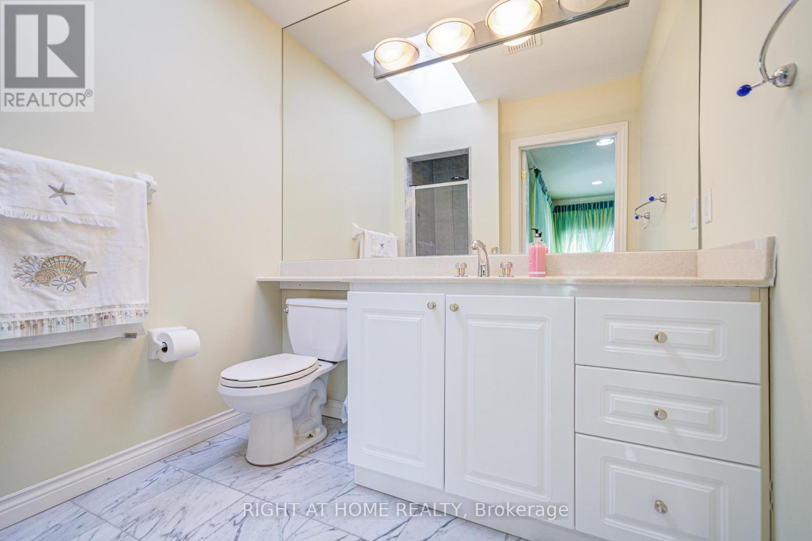 49 Arjay Crescent, Toronto (Bridle Path-Sunnybrook-York Mills), Ontario  M2L 1C6 - Photo 38 - C11948301