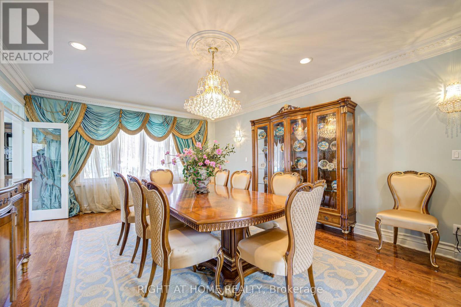 49 Arjay Crescent, Toronto (Bridle Path-Sunnybrook-York Mills), Ontario  M2L 1C6 - Photo 6 - C11948301