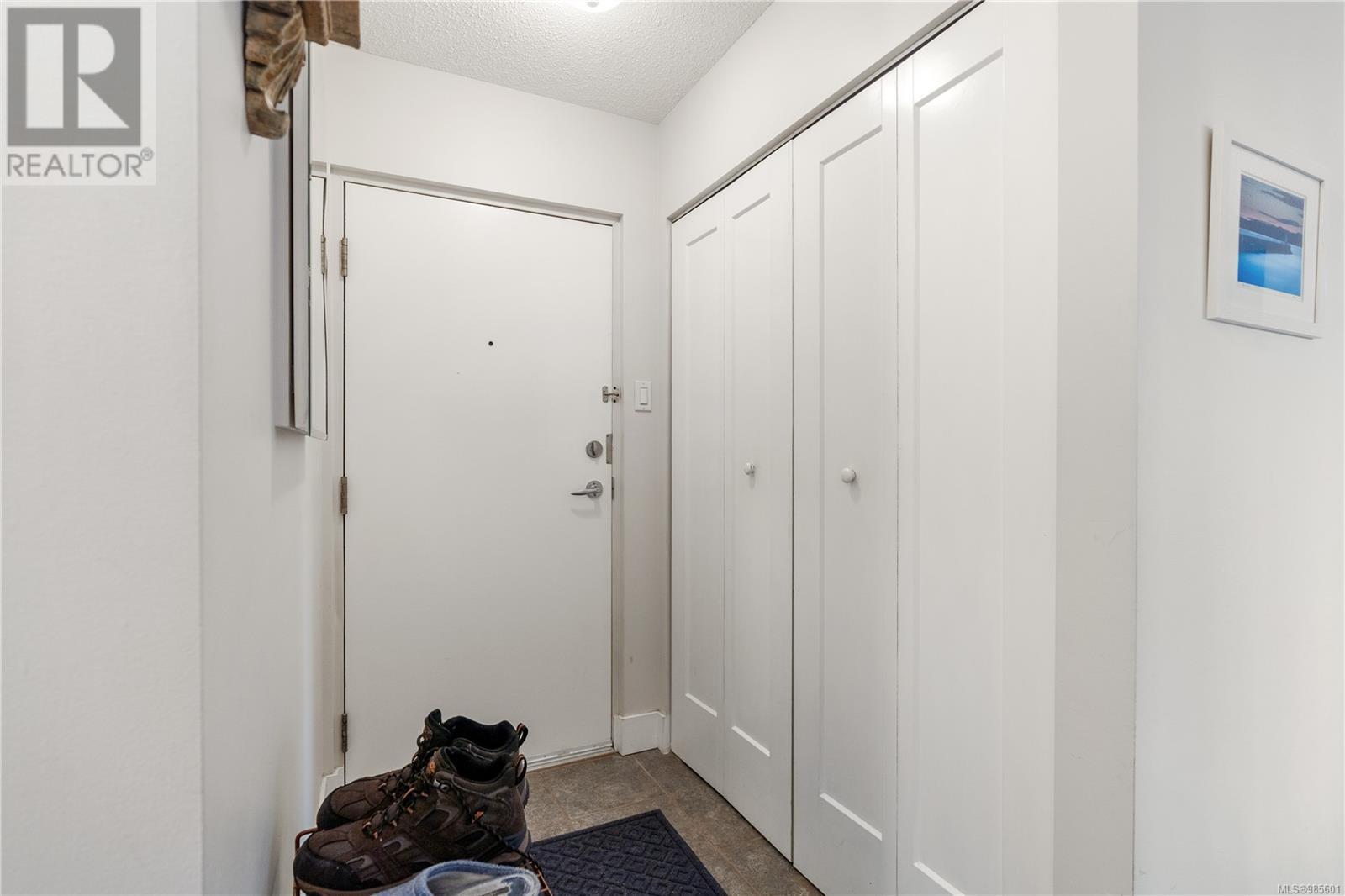 Property at 303 1034 Johnson St image 3