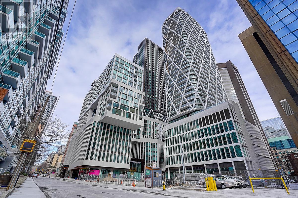 2205 - 238 SIMCOE STREET, Toronto, Ontario