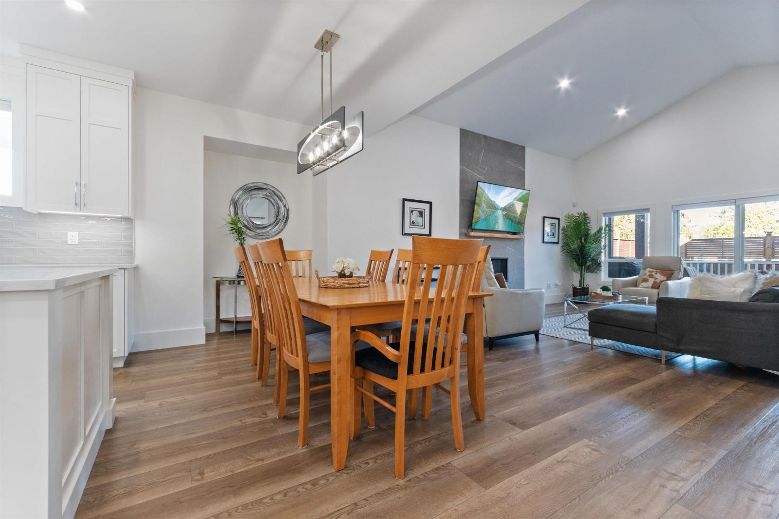 63711 Rosewood Avenue, Hope, Hope, British Columbia V0X 1L2 - Photo 8 - R2961846