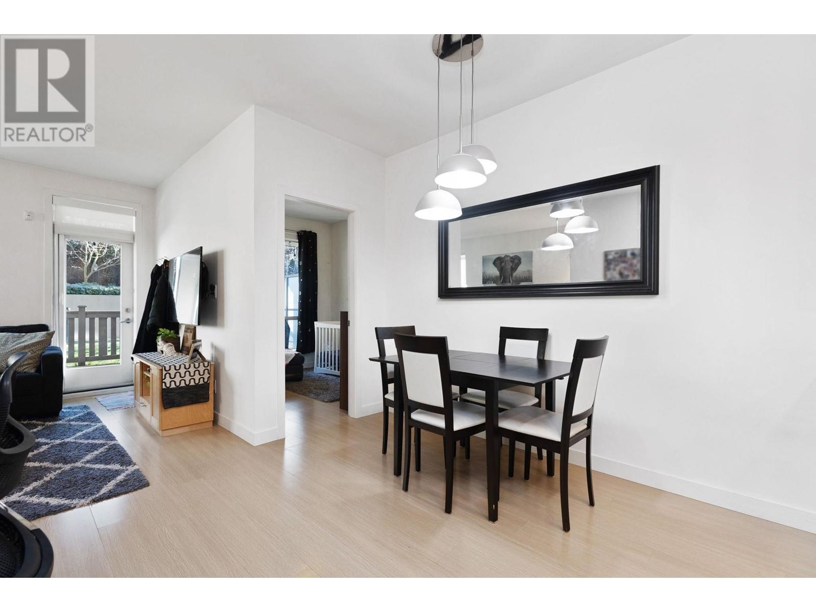 Listing Picture 8 of 30 : 116 5460 BROADWAY, Burnaby / 本拿比 - 魯藝地產 Yvonne Lu Group - MLS Medallion Club Member