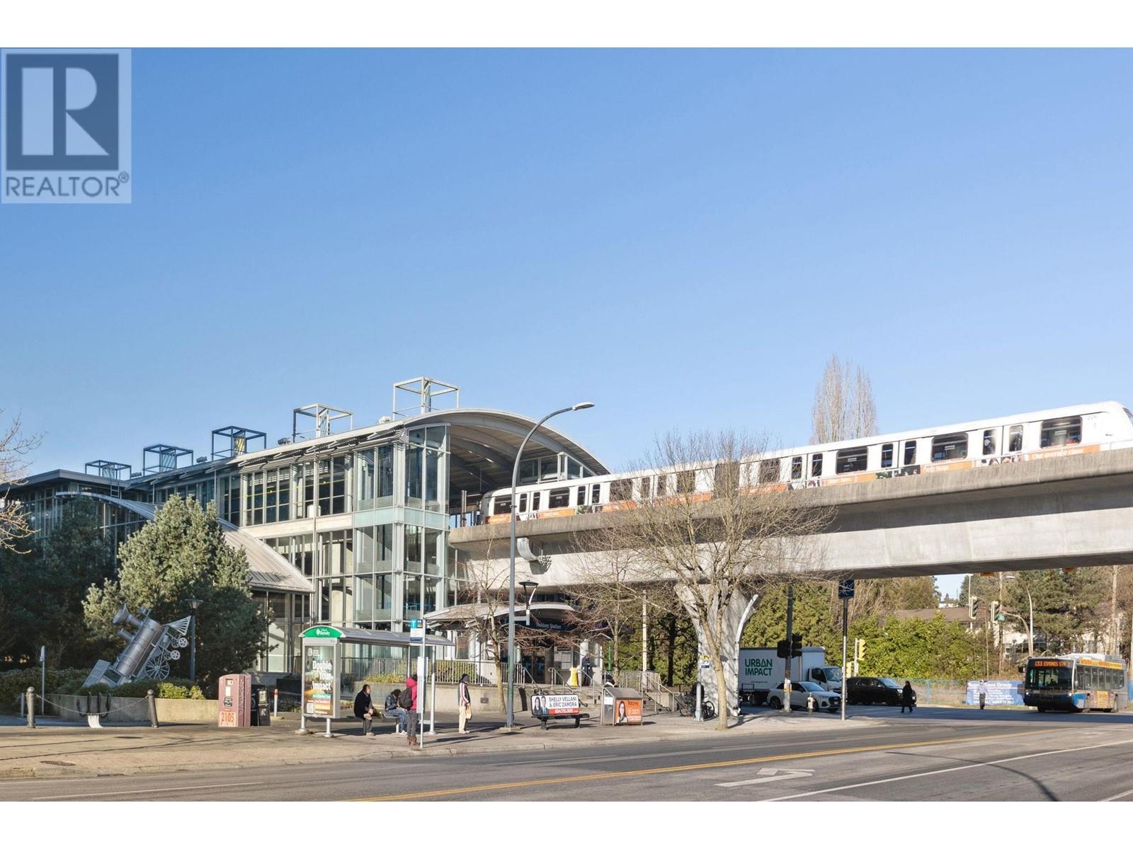 Listing Picture 29 of 30 : 116 5460 BROADWAY, Burnaby / 本拿比 - 魯藝地產 Yvonne Lu Group - MLS Medallion Club Member