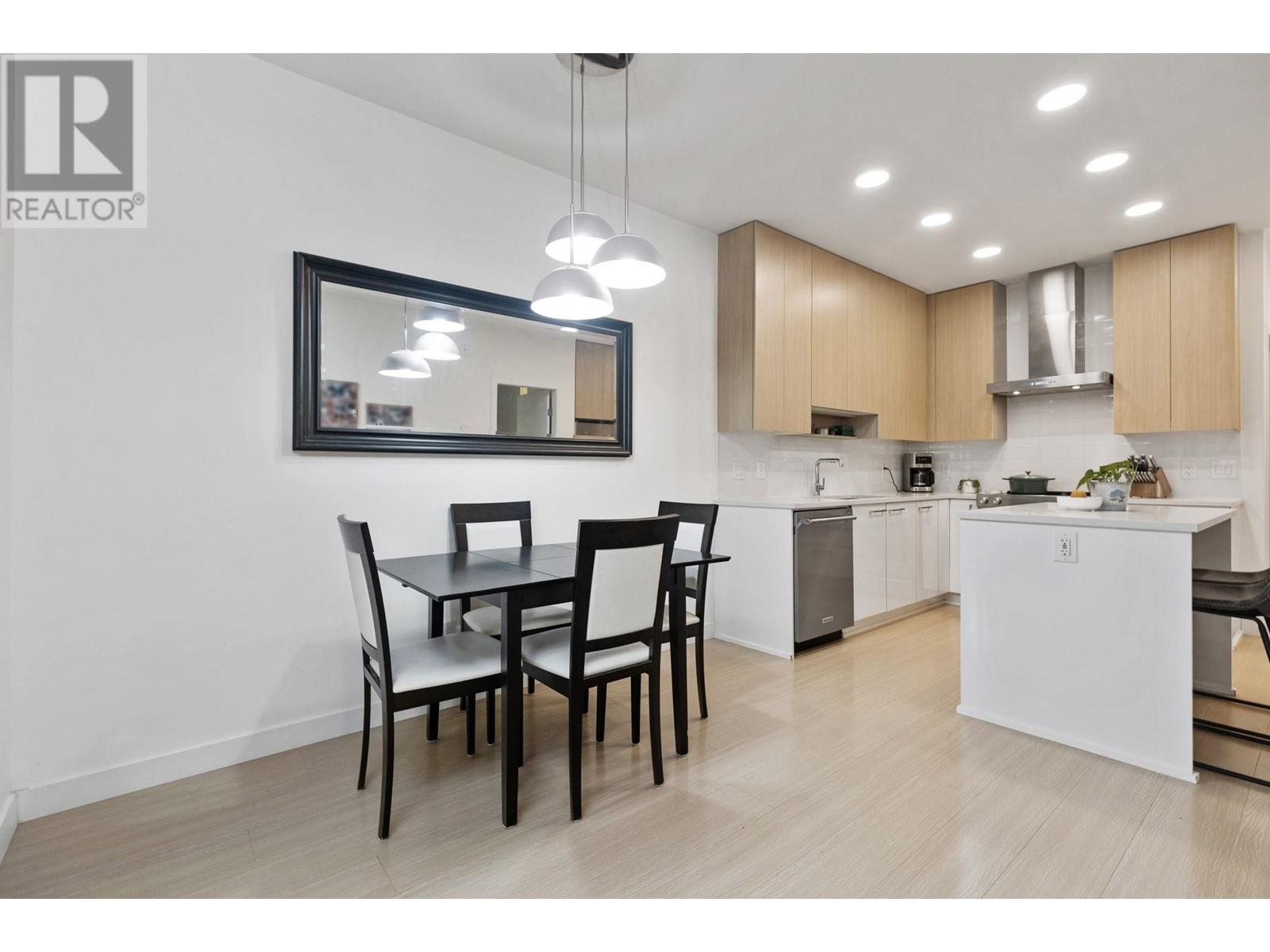Listing Picture 9 of 30 : 116 5460 BROADWAY, Burnaby / 本拿比 - 魯藝地產 Yvonne Lu Group - MLS Medallion Club Member