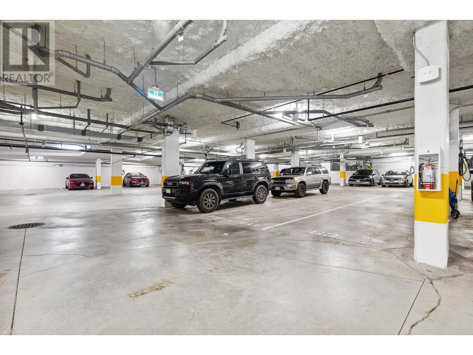 Listing Picture 27 of 30 : 116 5460 BROADWAY, Burnaby / 本拿比 - 魯藝地產 Yvonne Lu Group - MLS Medallion Club Member