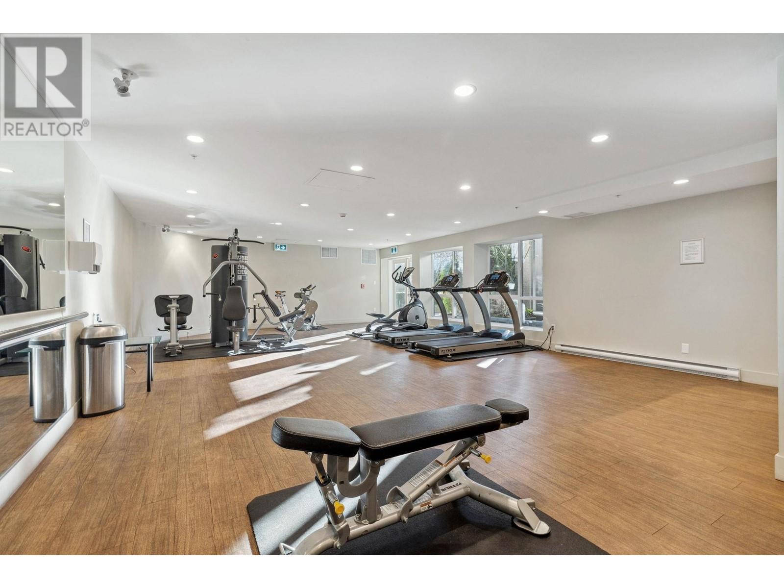 Listing Picture 25 of 30 : 116 5460 BROADWAY, Burnaby / 本拿比 - 魯藝地產 Yvonne Lu Group - MLS Medallion Club Member