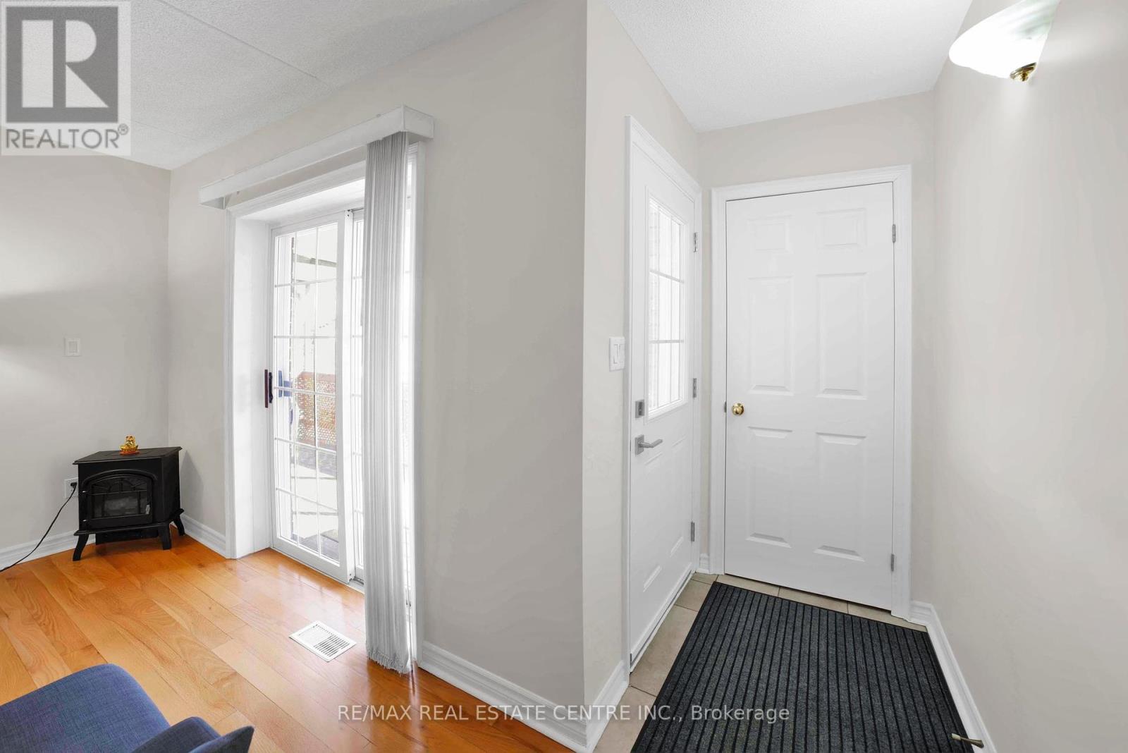 15 - 2333 Walkers Line, Burlington, Ontario  L7M 4T1 - Photo 2 - W11948358