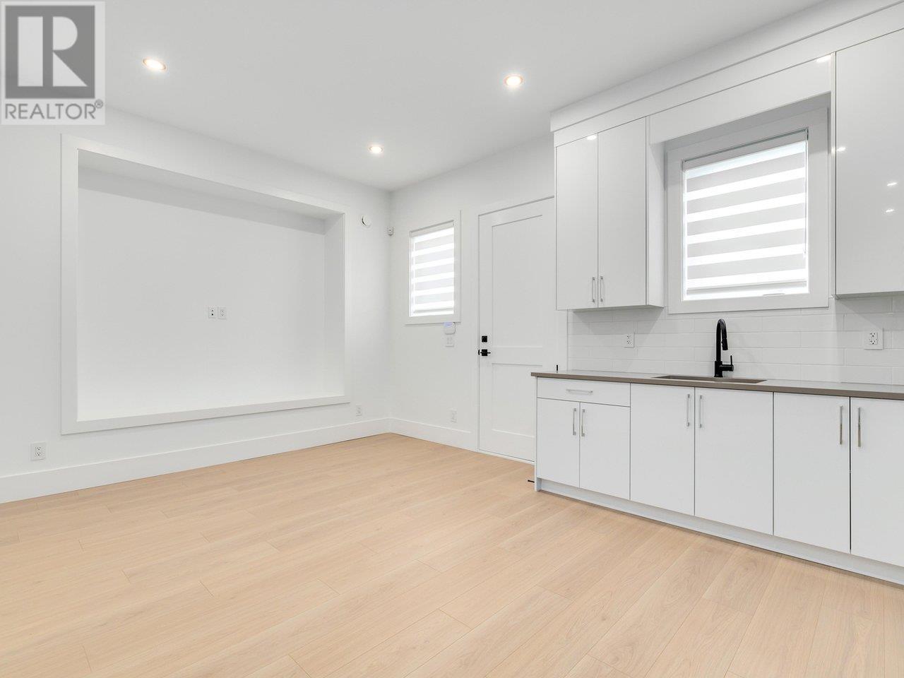 Listing Picture 37 of 38 : 6191 MADRONA CRESCENT, Richmond / 烈治文 - 魯藝地產 Yvonne Lu Group - MLS Medallion Club Member
