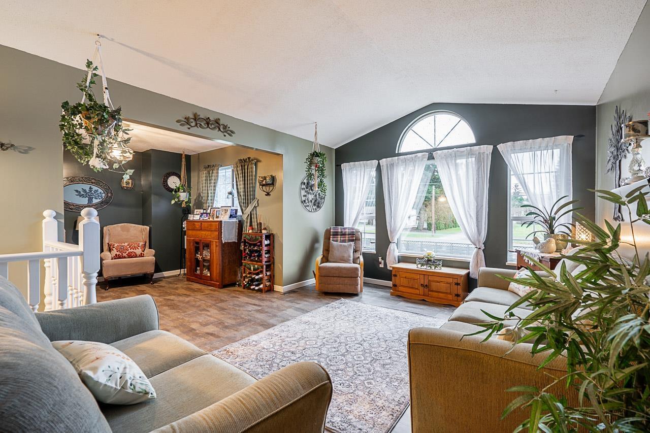Property at 33037 DEWDNEY TRUNK ROAD image 4
