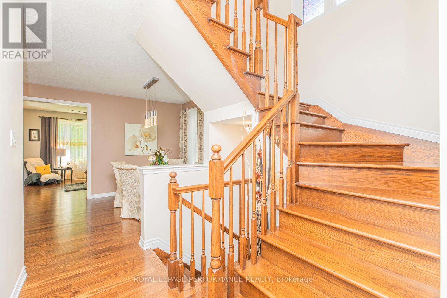 Property at 30 SUMMITVIEW DRIVE image 5
