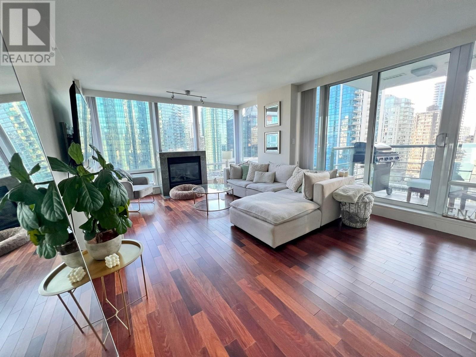 Property at 1804 590 NICOLA STREET image 4
