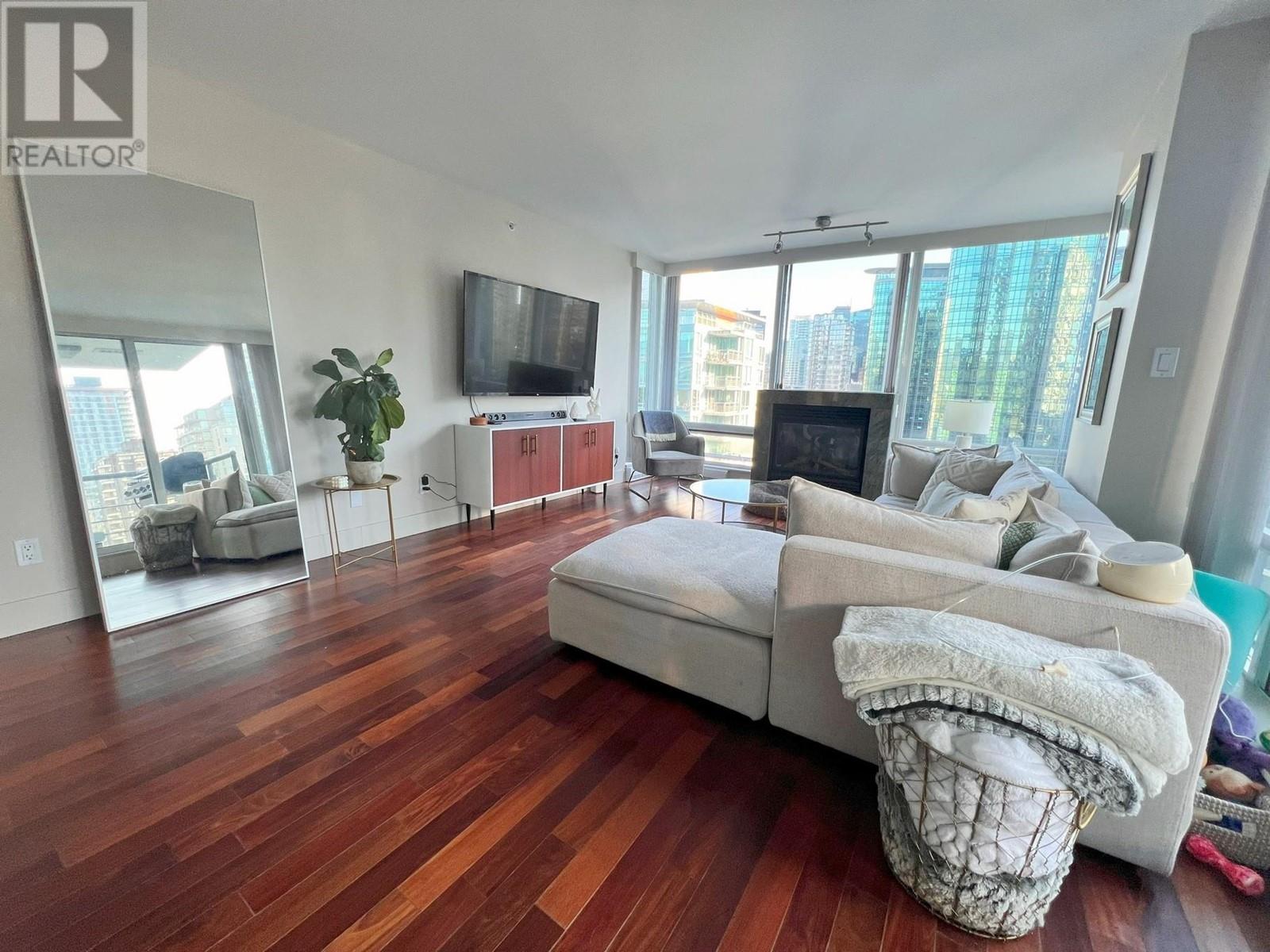 Property at 1804 590 NICOLA STREET image 5