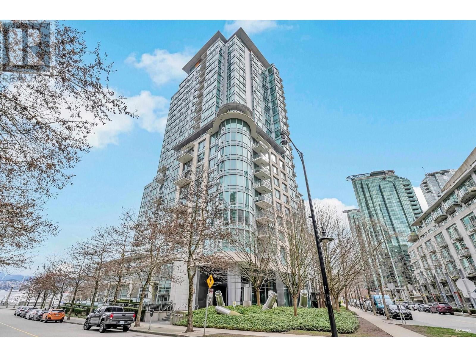 Property at 1804 590 NICOLA STREET image 1