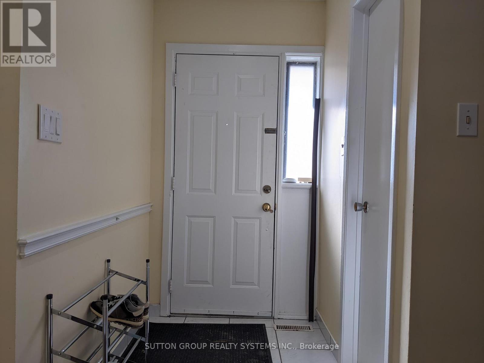 15 - 3065 Lenester Drive, Mississauga, Ontario  L5C 2B8 - Photo 3 - W11948440