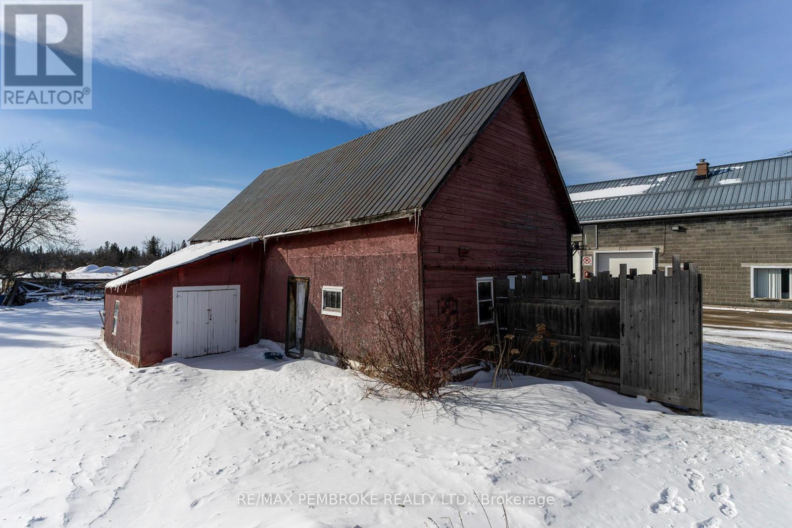 2042 Foresters Falls Road, Whitewater Region, Ontario  K0J 1V0 - Photo 10 - X11948461