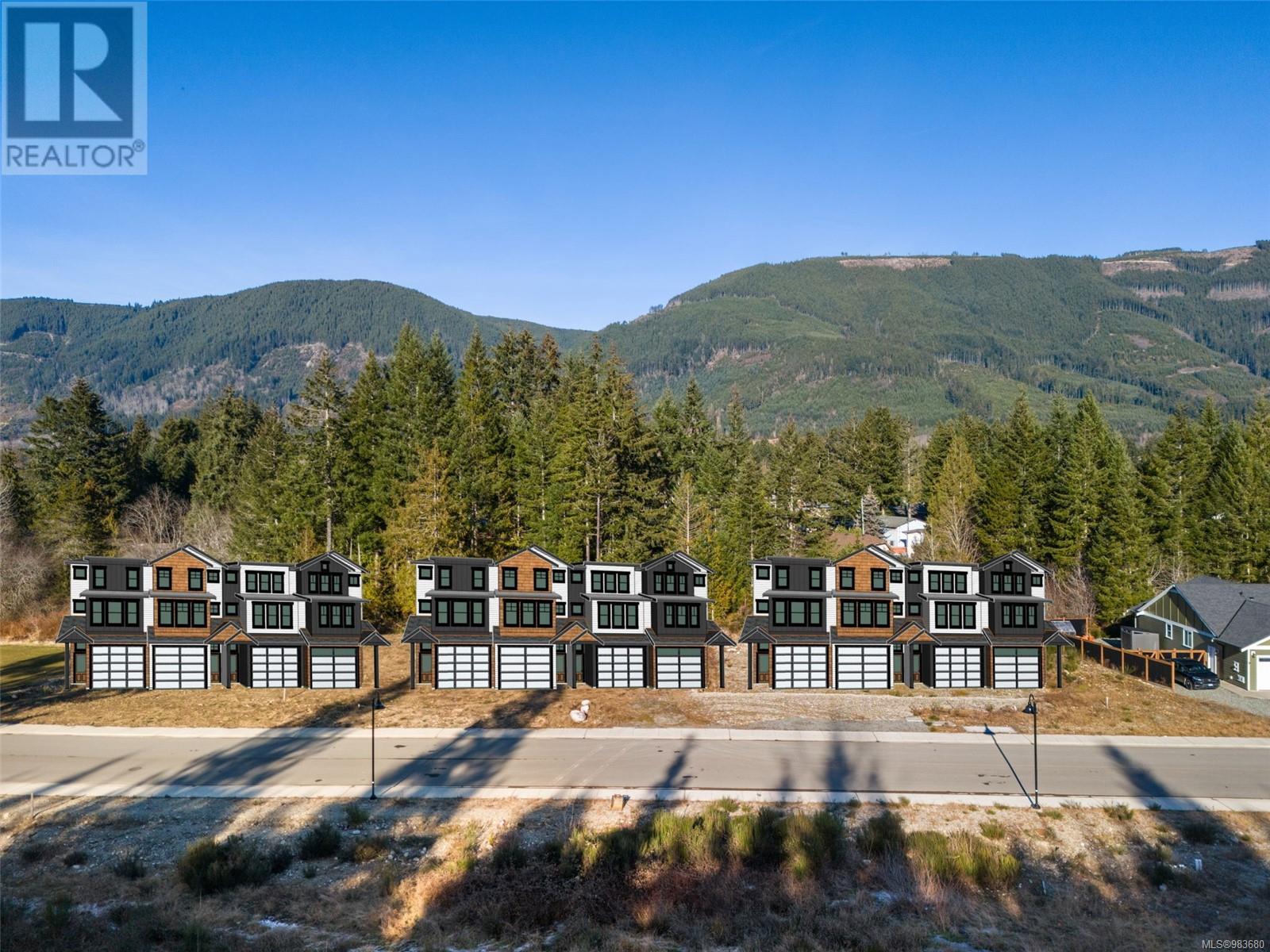 118 Edgewood Dr, lake cowichan, British Columbia V0R2G0