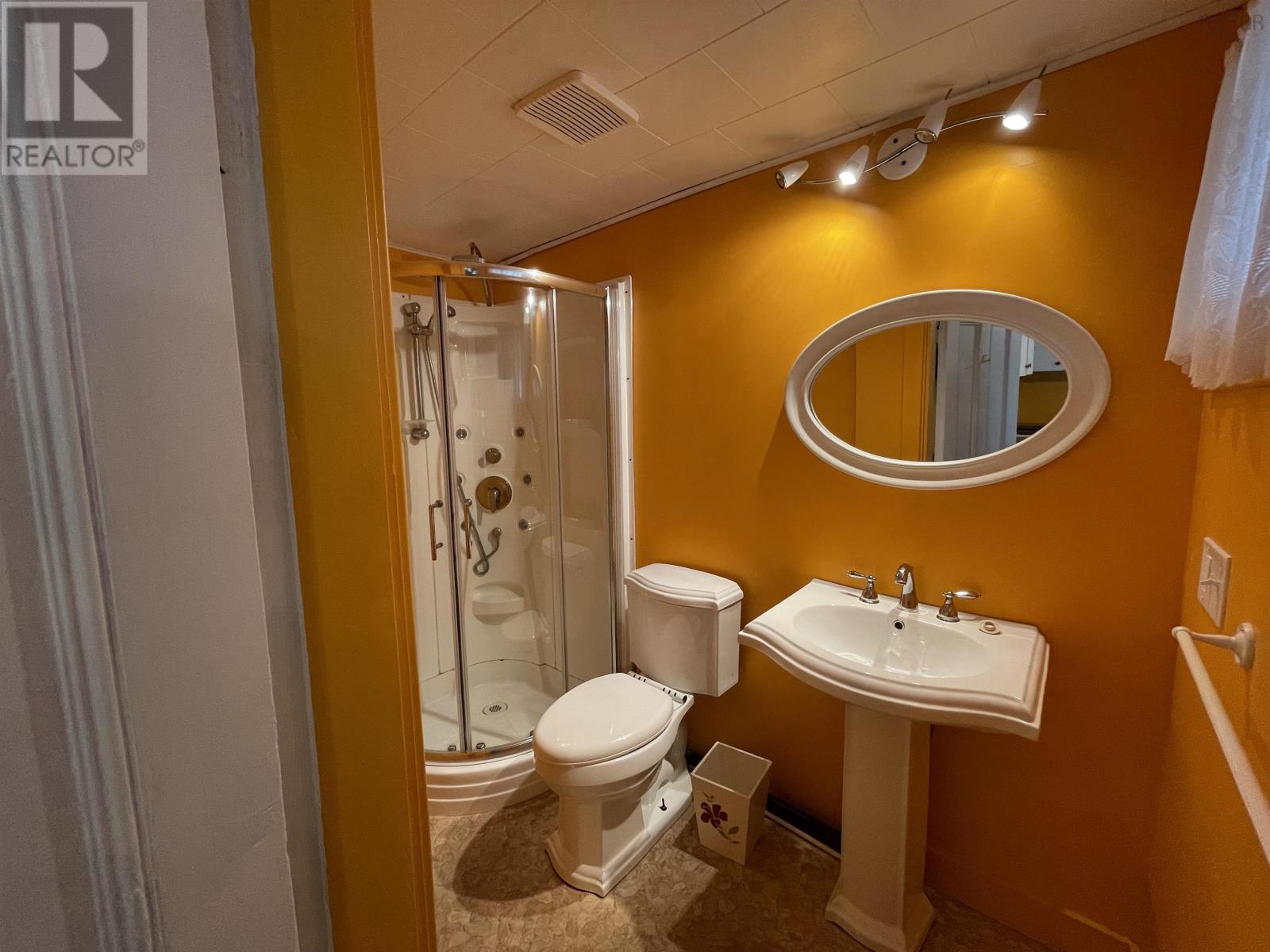 43 Fairmont Street, Mahone Bay, Nova Scotia  B0J 2E0 - Photo 11 - 202501996