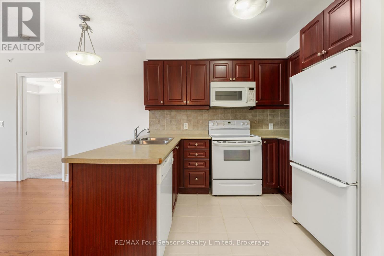 411 - 91 Raglan Street, Collingwood, Ontario  L9Y 3B3 - Photo 2 - S11948674