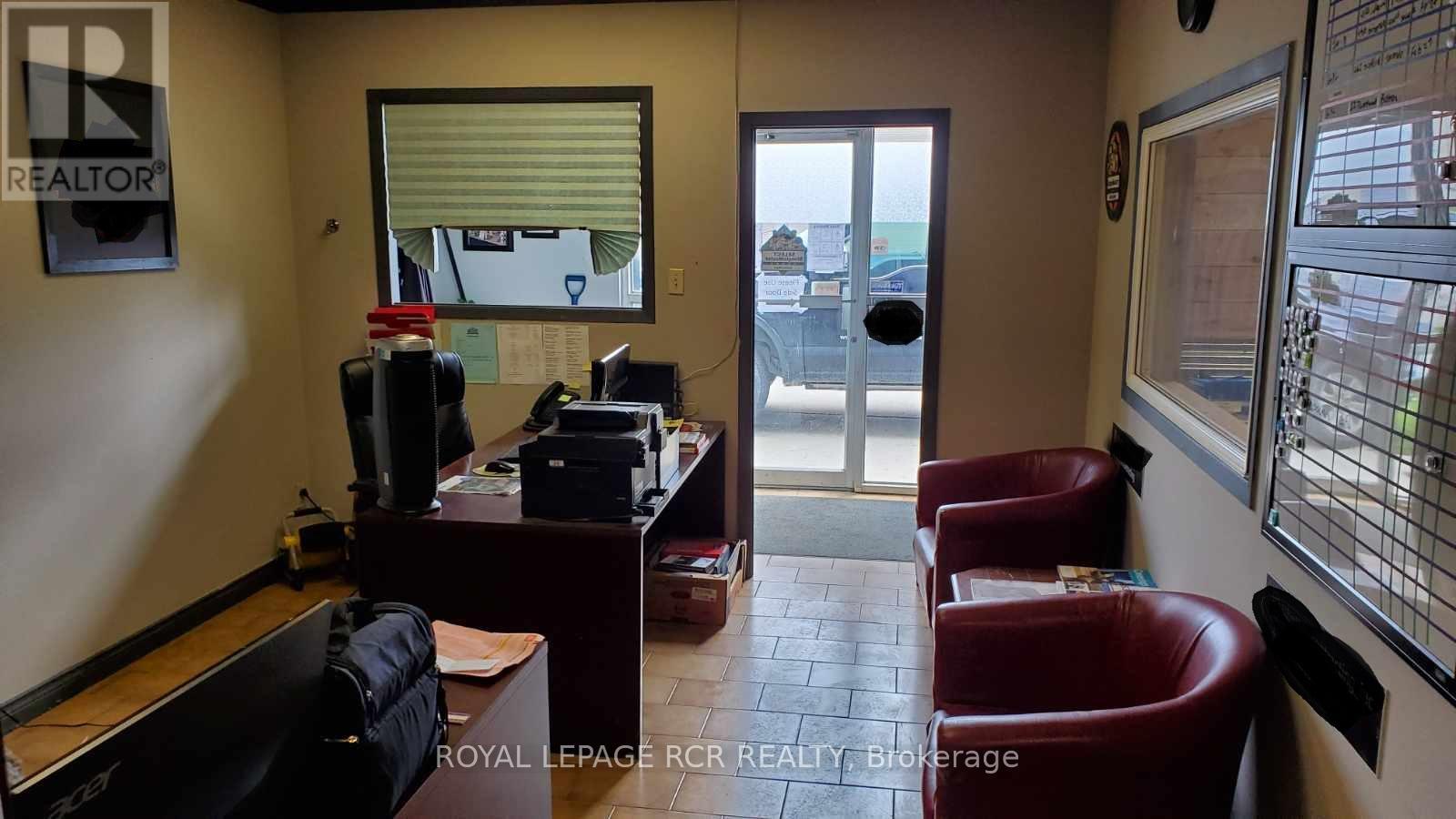 26 Airview Road, Toronto, Ontario  M9W 4P2 - Photo 12 - W11948611