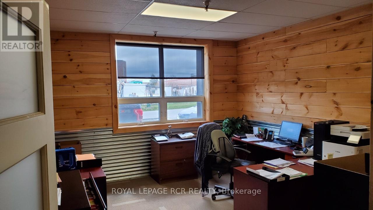 26 Airview Road, Toronto, Ontario  M9W 4P2 - Photo 13 - W11948611