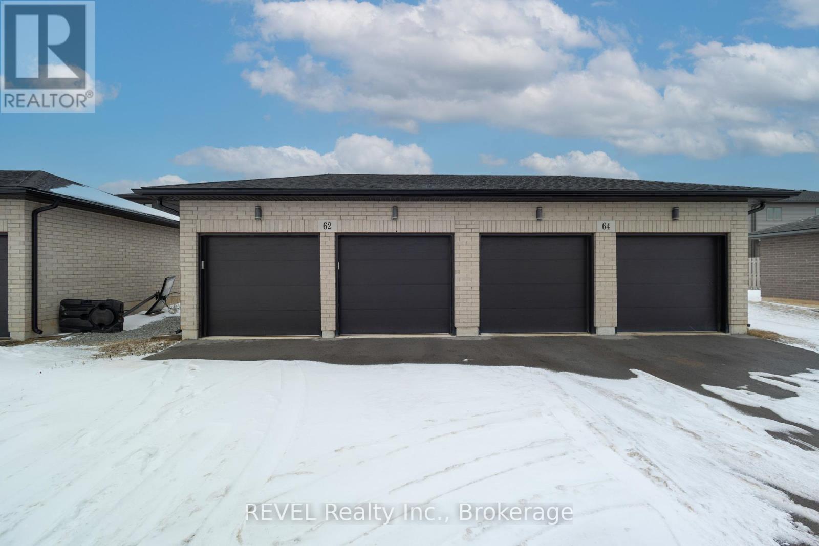 Property at 62 SUMMERSIDES BOULEVARD image 4