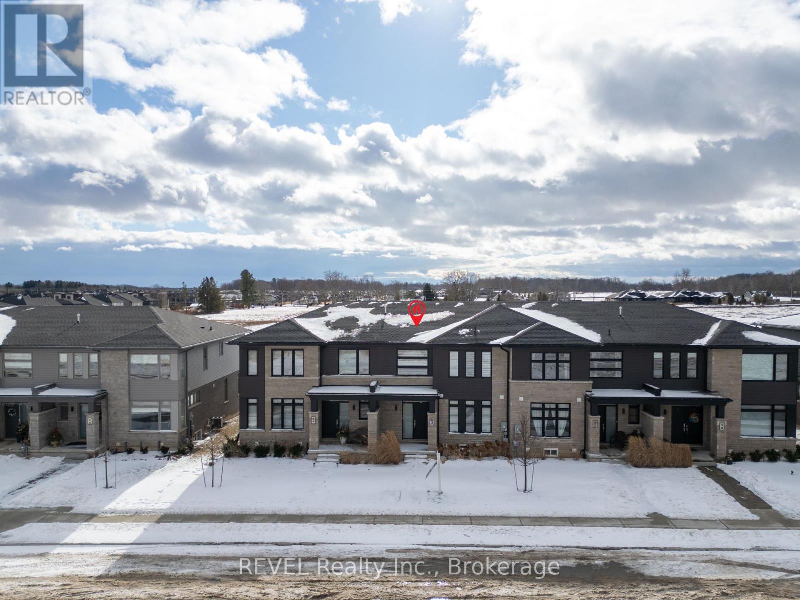 Property at 62 SUMMERSIDES BOULEVARD image 5
