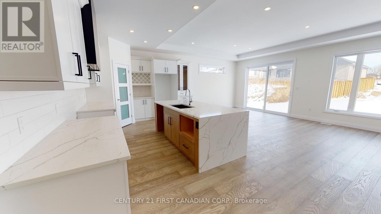 18 Postma Crescent, North Middlesex (Alisa Craig), Ontario  N0M 1A0 - Photo 7 - X11948902