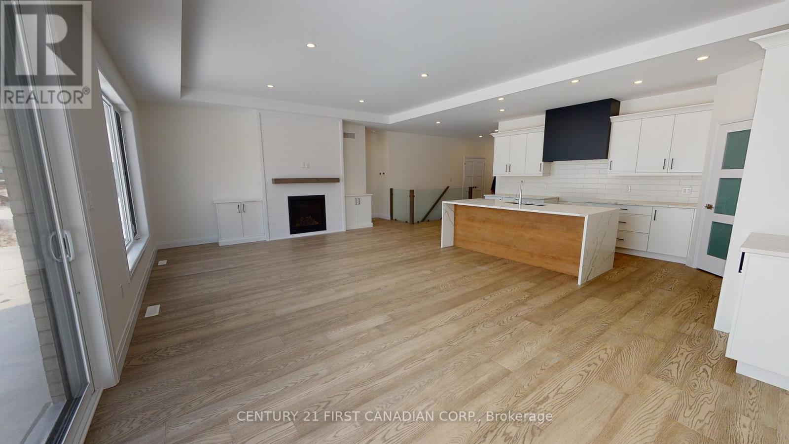 18 Postma Crescent, North Middlesex (Alisa Craig), Ontario  N0M 1A0 - Photo 8 - X11948902