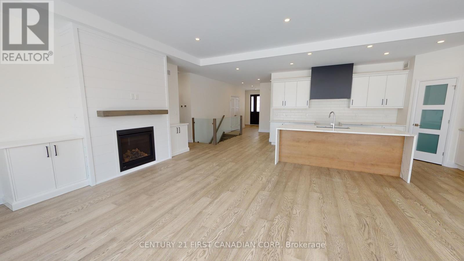 18 Postma Crescent, North Middlesex (Alisa Craig), Ontario  N0M 1A0 - Photo 9 - X11948902