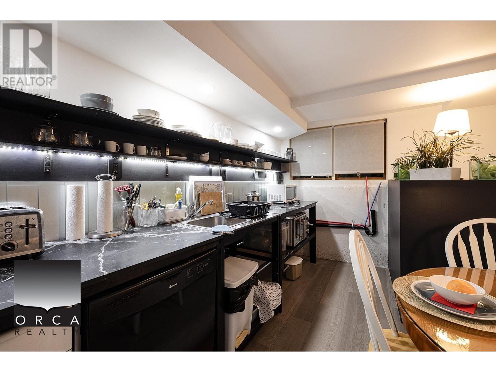 Short Term 2676 Haywood Avenue, West Vancouver, British Columbia  V7V 1Y6 - Photo 18 - R2962106